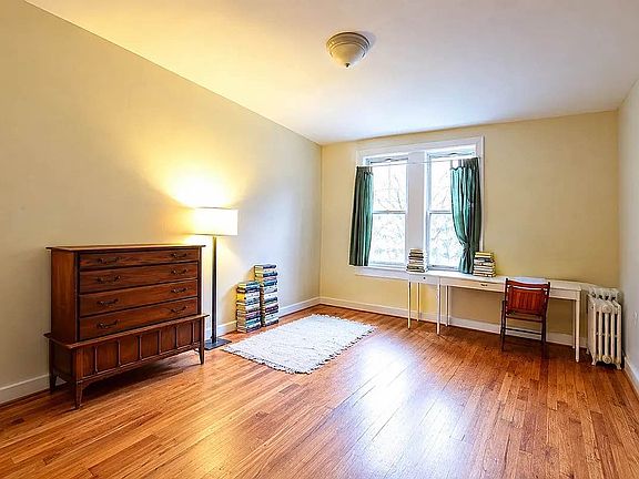 2nd image of 668 Hancock St #4B