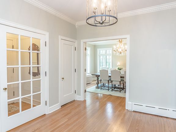5th image of 605 N Oak Park Ave