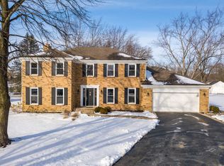 824 Whitman Ct, Libertyville, IL 60048