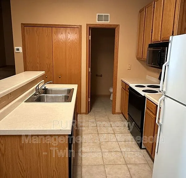 15644 Garrett Dr — Photo 6