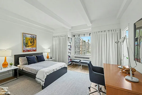 Bedroom, photo 2