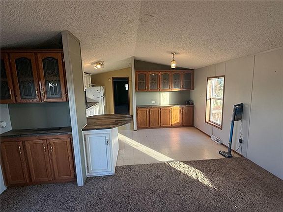 3rd image of 596 Jackson Rd