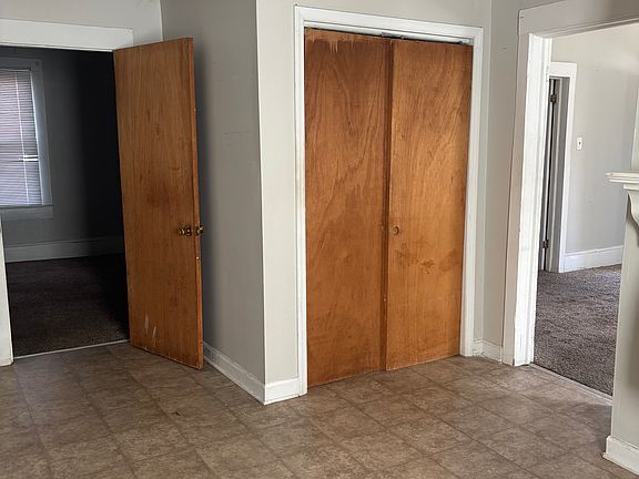 5th image of 1117 Toms St