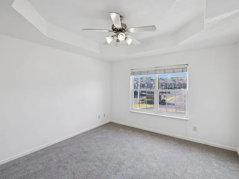 340 Stewarts Landing Cir — Photo 13