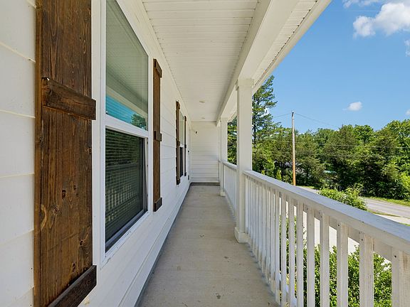 3rd image of 1016 Forestwood Rd