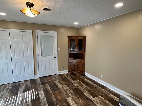 2nd image of 609 W Union Ave