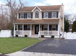 266 Collington Dr, Ronkonkoma, NY 11779