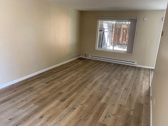 4th image of 1520 Lexington Dr