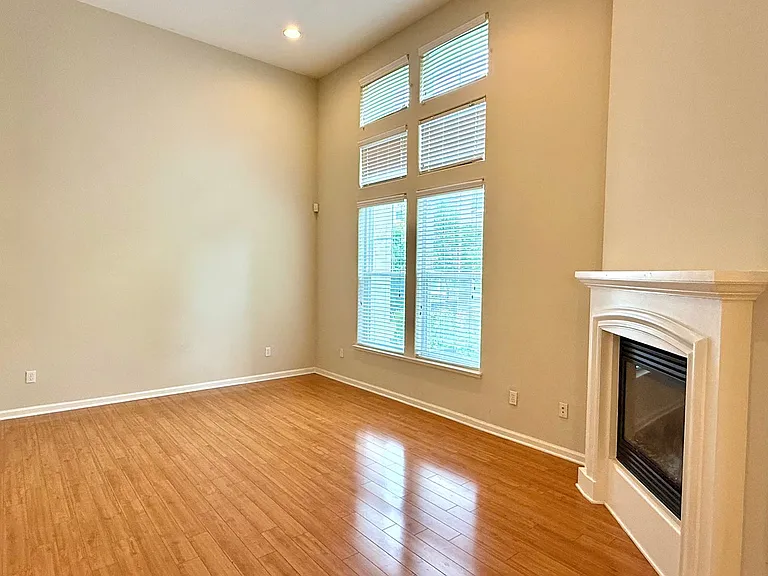 3574 Altamira Ter — Photo 3