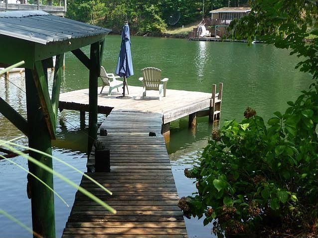 1st image of 460 Weatherford Cir
