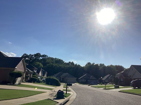 4th image of 589 Glenmede Ln