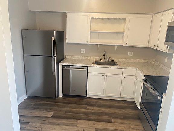 2nd image of 3810 Ramblewood Dr