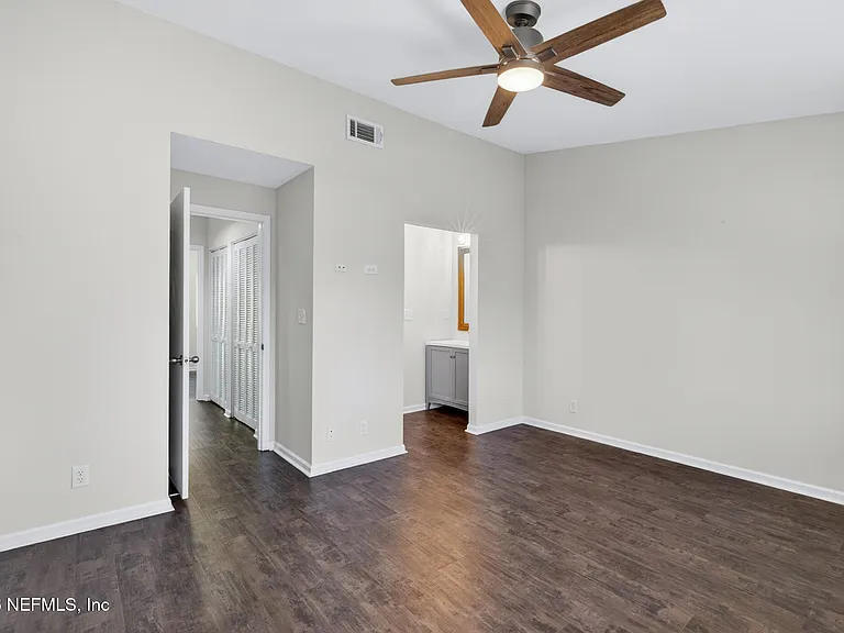 7701 Baymeadows Cir W #1052 — Photo 29