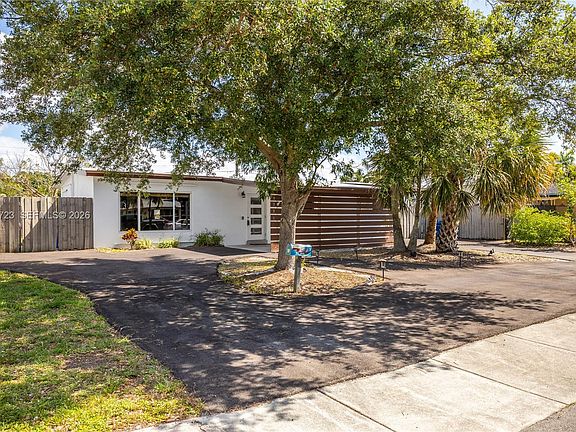 2nd image of 3331 SW 21st St