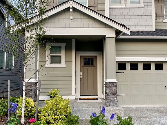 4th image of 928 121st Ave SE