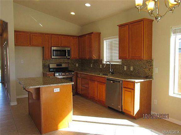 5th image of 3565 N Lomita St