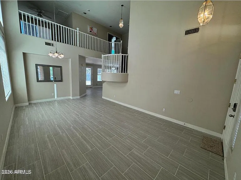 1470 W Armstrong Way — Photo 2