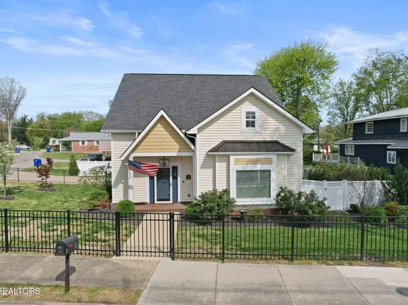 606 Eagle Bend Rd, Clinton, TN 37716