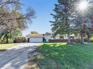 4305 Packerland Dr, De Pere, WI 54115