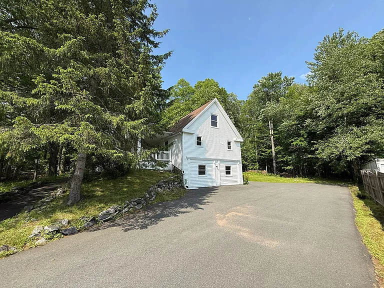 17 N Maple St — Photo 37