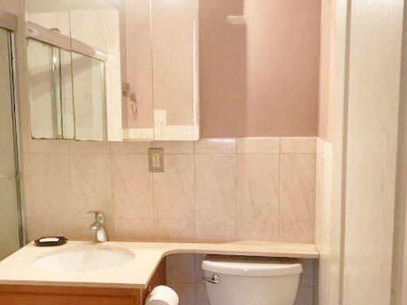 3rd image of 19 Gadsen Pl APT 2E