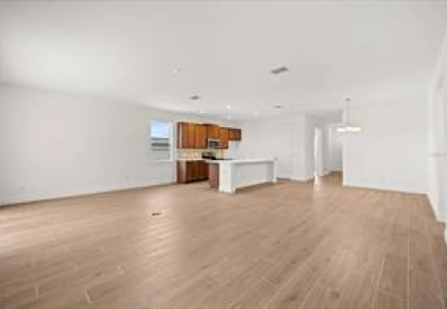 4 bed, 3.0 bath, 2386 sqft, $2,900 — Photo 4