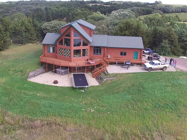 2264 Ashley Ave, Inwood, IA 51240