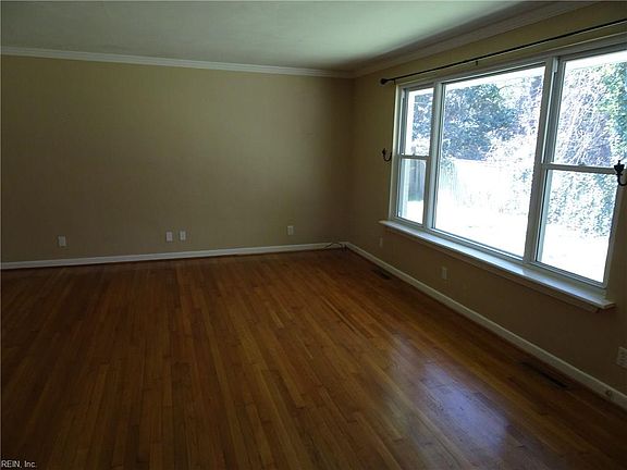 3rd image of 4613 Duke Dr