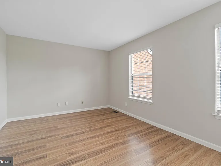 1004 Dartmouth Glen Way — Photo 17