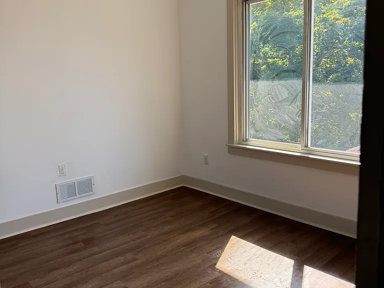 3994 Townsend St — Photo 8