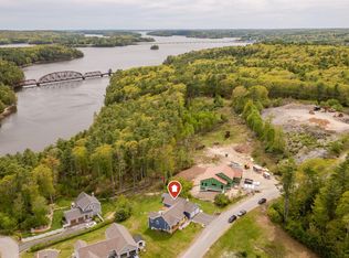 67 River Point Rd, Wiscasset, ME 04578