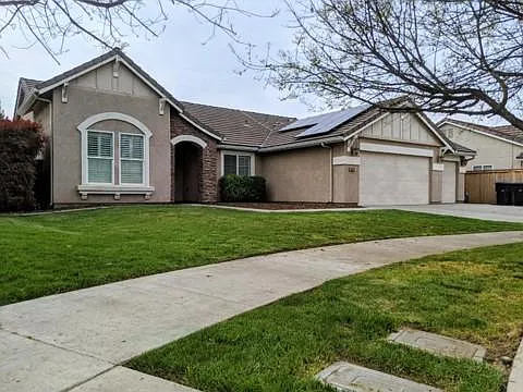 3821 N Fontana Ct photo 1