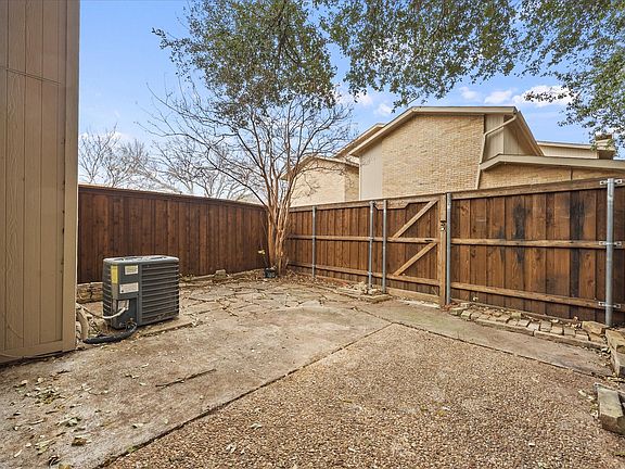 2nd image of 3022 Eastpark Dr
