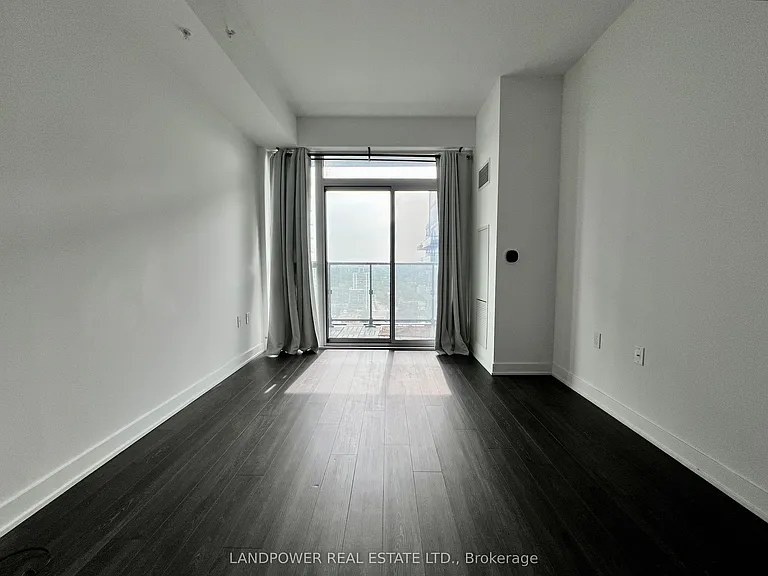 75 Oneida Cres #LPH02 — Photo 4