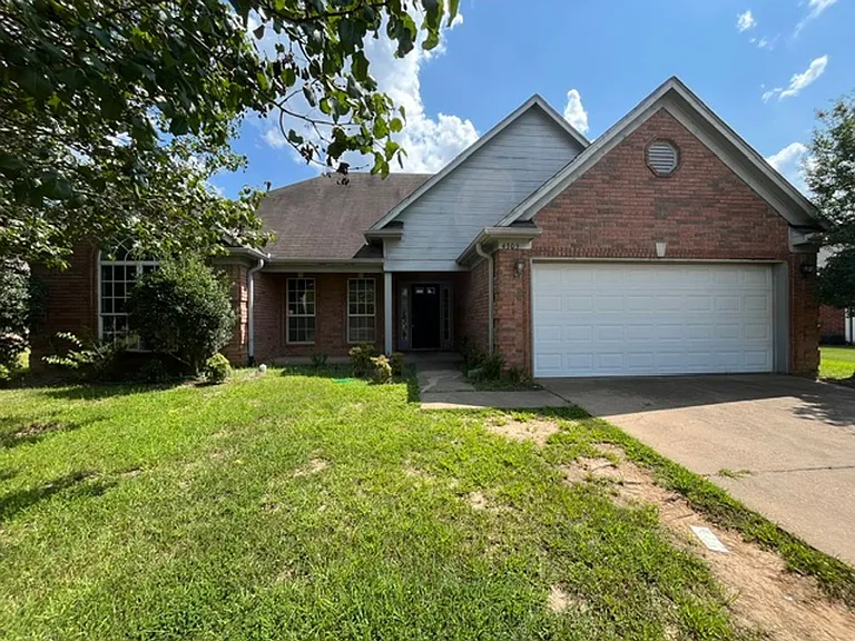 4305 Carroll Dr — Photo 1