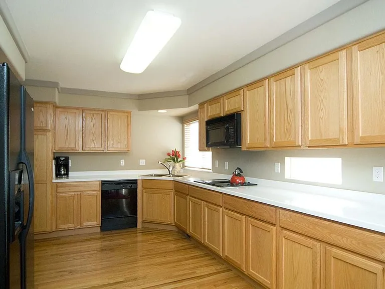 4913 Spyglass Dr — Photo 5