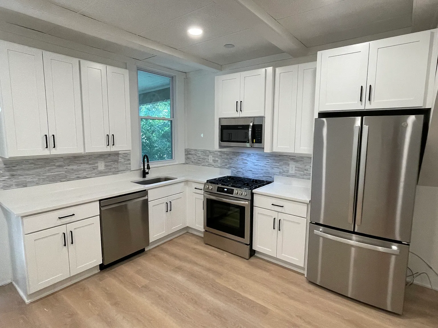1 bed, 750 sqft, $1,600 — Photo 2
