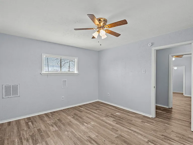 228 Orange St — Photo 13