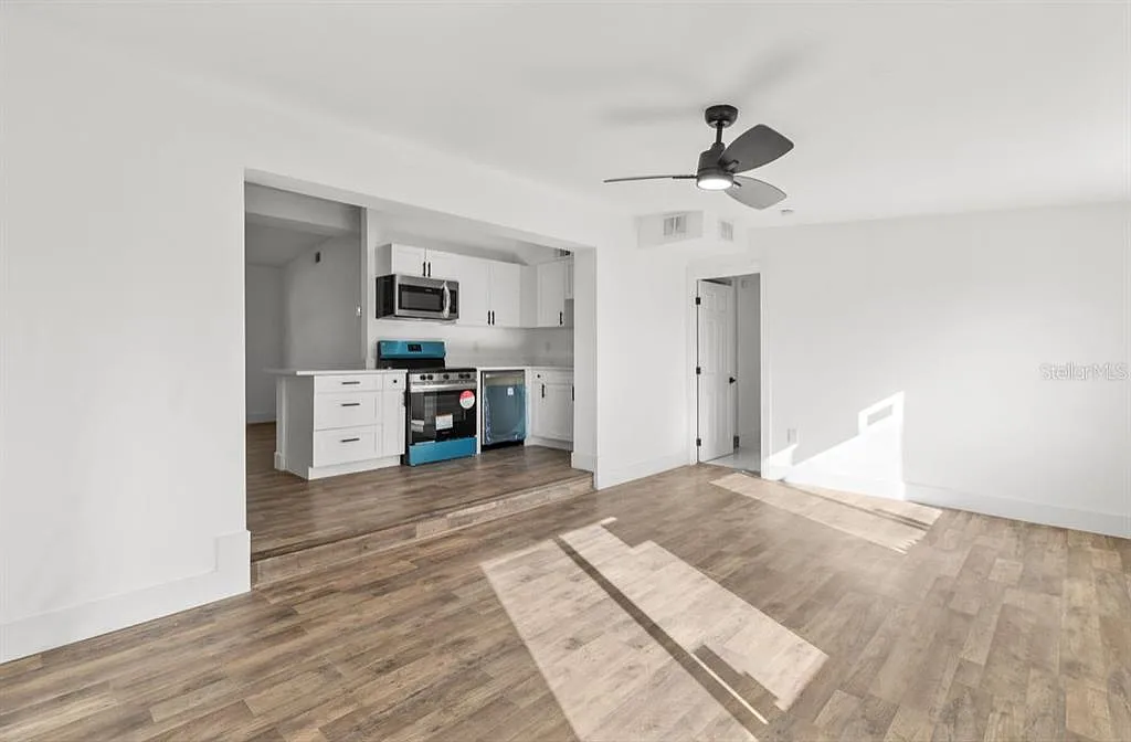 3 bed, 2.0 bath, 1135 sqft, $1,750 — Photo 3