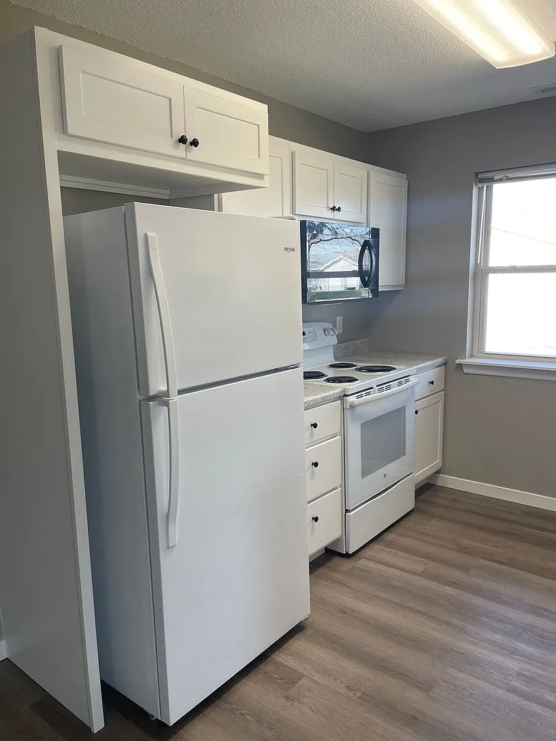 Single-Level 2 Bedroom Morgan Lane Townhomes with Attached Garage — Photo 3