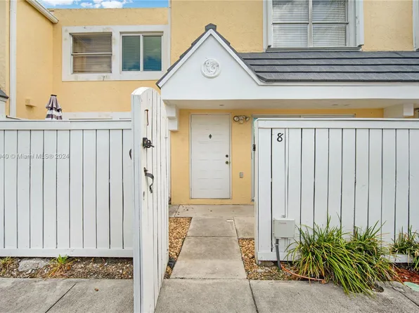 6865 SW 45th Ln APT 240, Miami, FL 33155