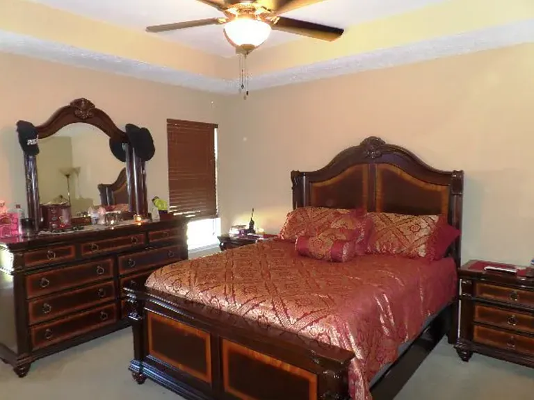 70 Mill Pond Pl — Photo 5