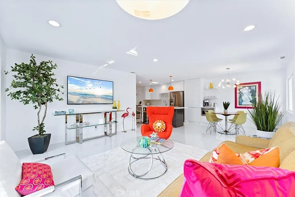 3 bed, 1313 sqft, $4,500 — Photo 1