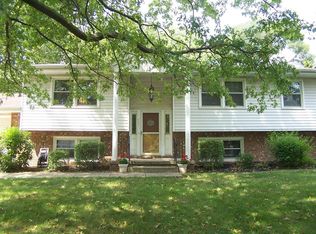 647 Moraine Rd, Chesterton, IN 46304