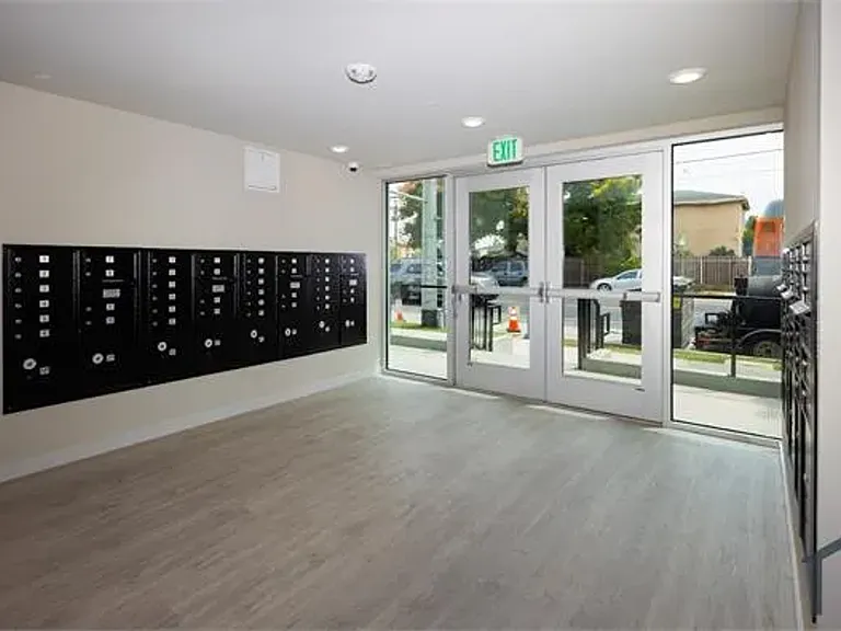10705-09 Avalon Blvd. — Photo 19