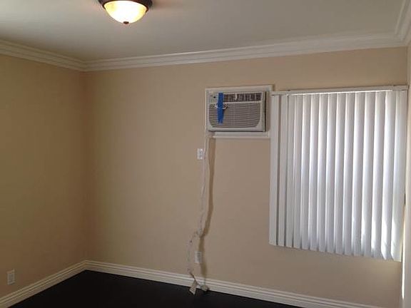 4th image of 1009 S Orange Dr