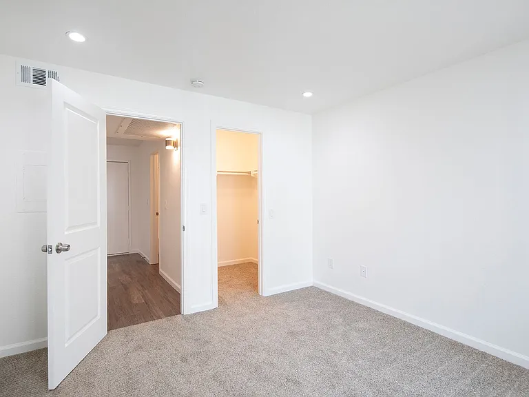Mission Pacific Apartments — Photo 70