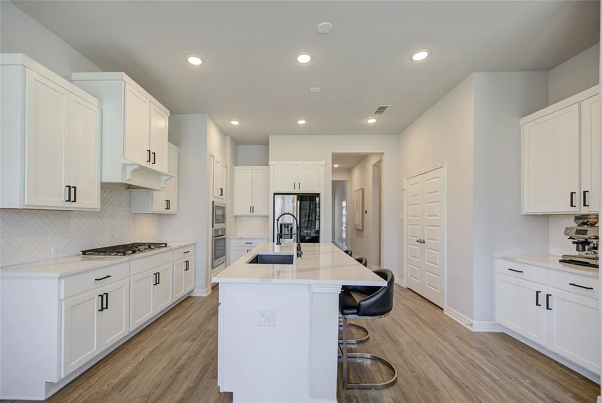 Building Photo - 4110 Sherman Oak Ln