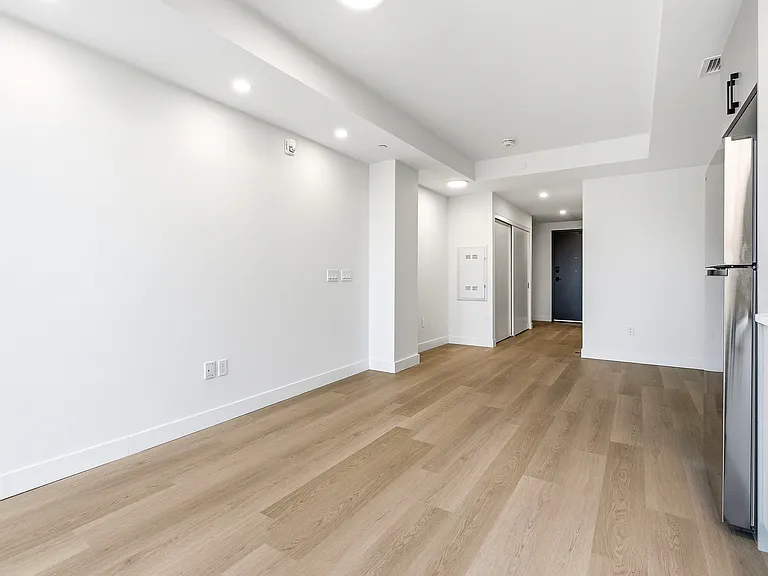 200 Elgin St — Photo 101