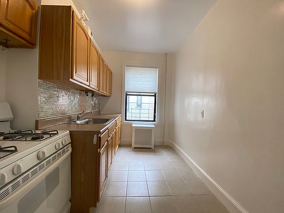 3rd image of 31-11 32nd St #20